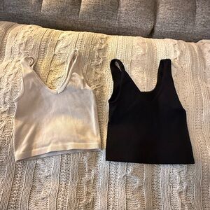 2 Cropped Tank Tops